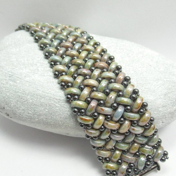 Czech Glass Bead and Hematite bracelet - Picture 1 of 15